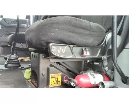 PETERBILT 387 SEAT, FRONT