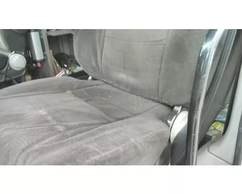PETERBILT 387 SEAT, FRONT