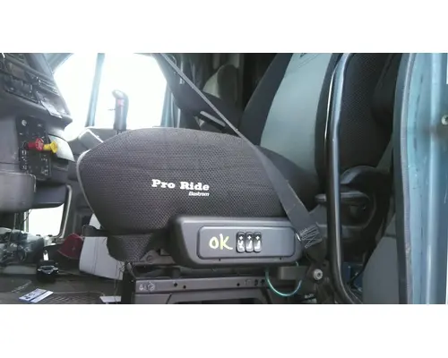 PETERBILT 387 SEAT, FRONT
