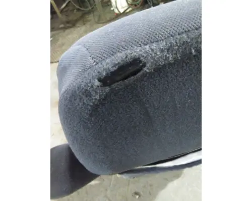 PETERBILT 387 SEAT, FRONT