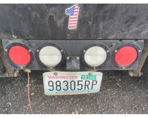 PETERBILT 387 STOP TURN TAIL LAMP