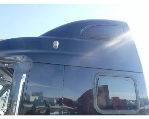 PETERBILT 387 Sleeper Glass