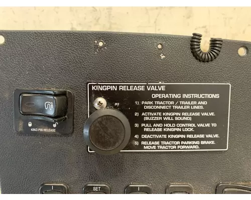 PETERBILT 387 Switch Panel