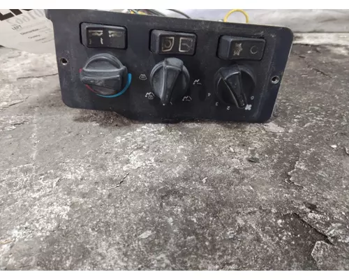 PETERBILT 387 TEMPERATURE CONTROL