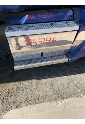 PETERBILT 387 TOOL BOX