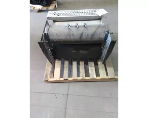 PETERBILT 387 TOOL BOX