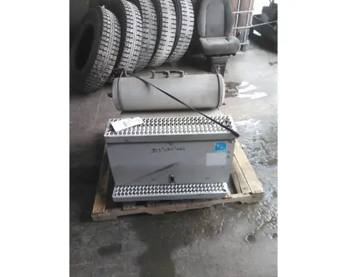 PETERBILT 387 TOOL BOX