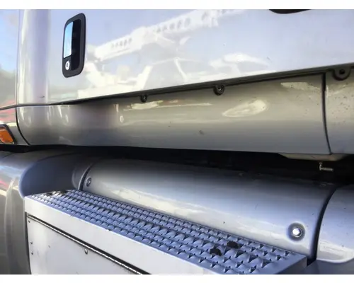 PETERBILT 387 TRIM EXTERIOR
