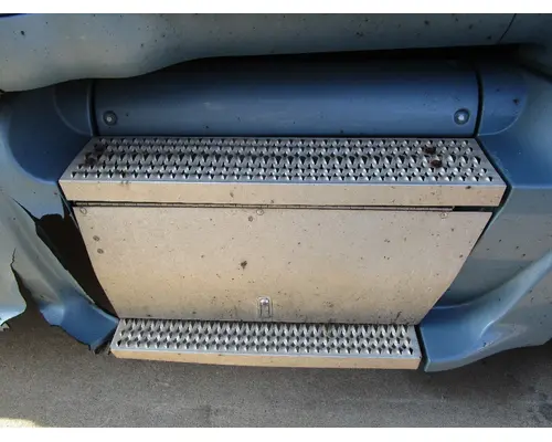 PETERBILT 387 Tool Box