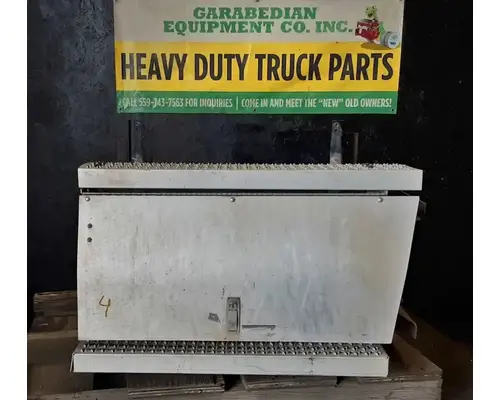 PETERBILT 387 Tool Box