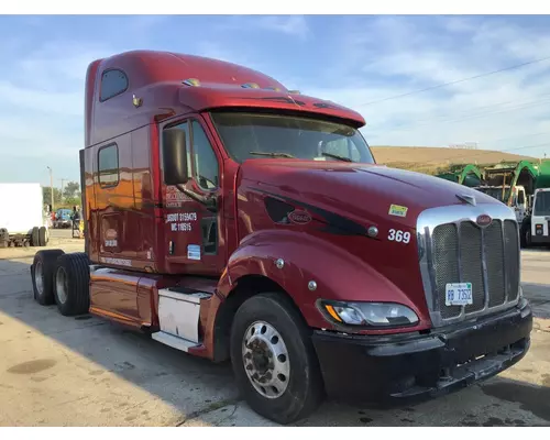 PETERBILT 387 WHOLE TRUCK FOR PARTS