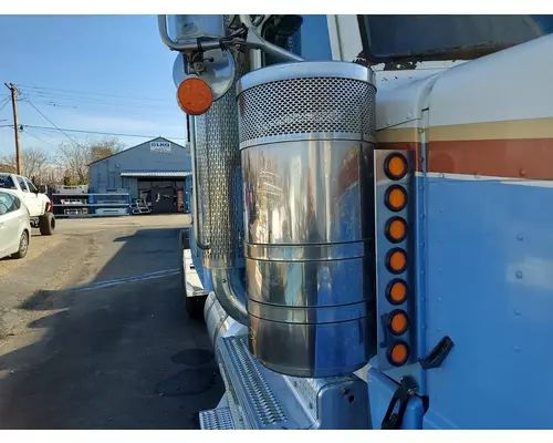 PETERBILT 388 AIR CLEANER