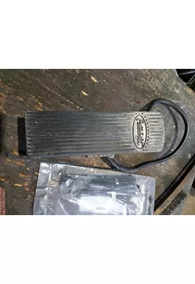 PETERBILT 388 Accelerator Pedal