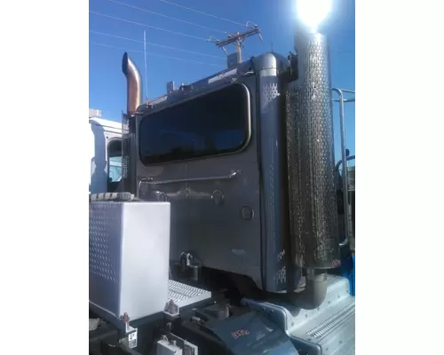 PETERBILT 388 CAB