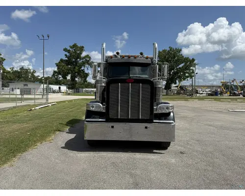 PETERBILT 388 Complete Vehicle