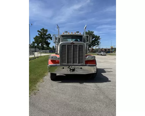 PETERBILT 388 Complete Vehicle
