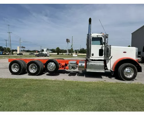 PETERBILT 388 Complete Vehicle