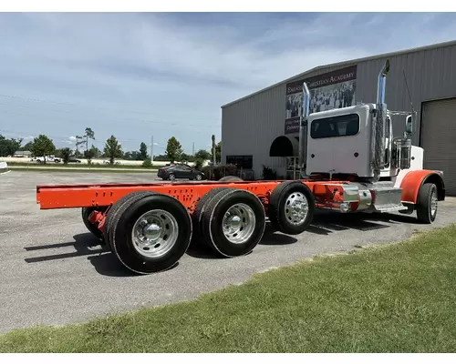 PETERBILT 388 Complete Vehicle