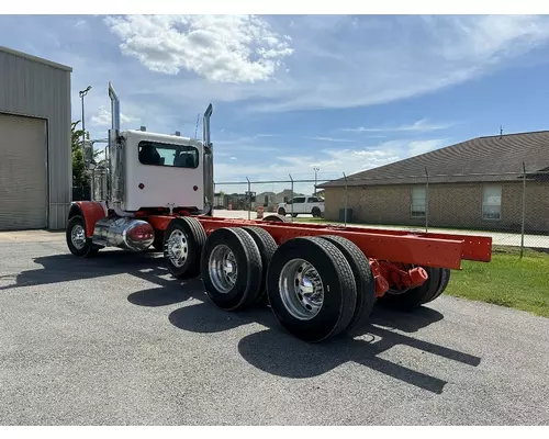 PETERBILT 388 Complete Vehicle