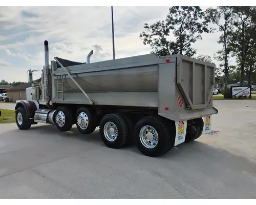 PETERBILT 388 Complete Vehicle