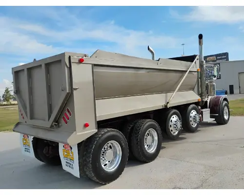 PETERBILT 388 Complete Vehicle