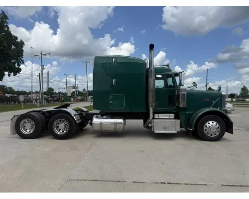 PETERBILT 388 Complete Vehicle