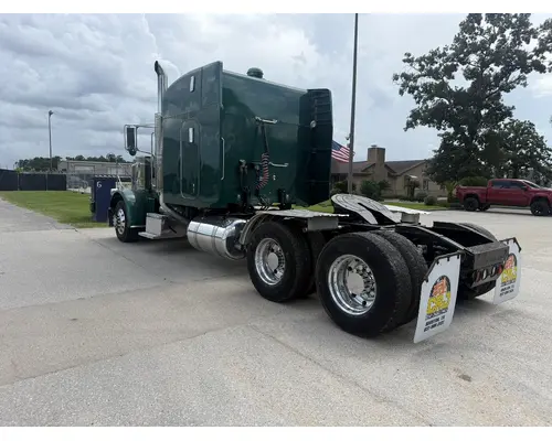 PETERBILT 388 Complete Vehicle