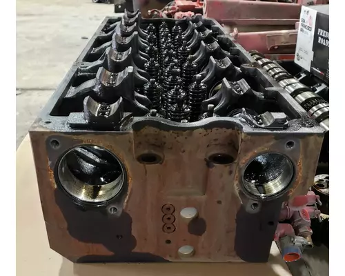 PETERBILT 388 Cylinder Head