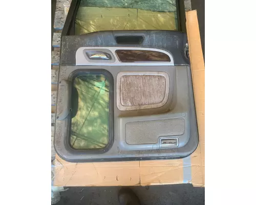 PETERBILT 388 Door Assembly, Front