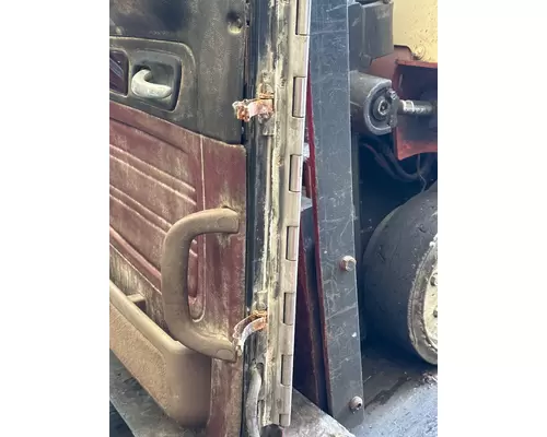 PETERBILT 388 Door Assembly, Front
