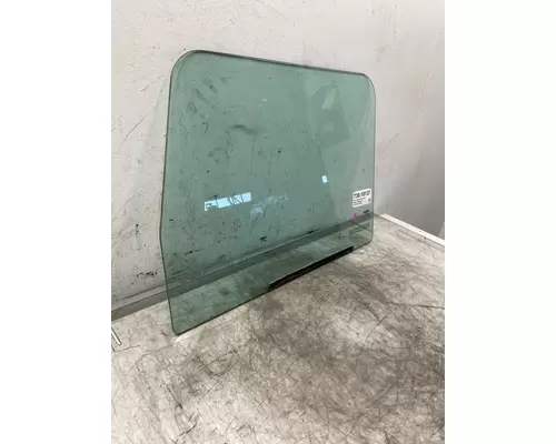 PETERBILT 388 Glass