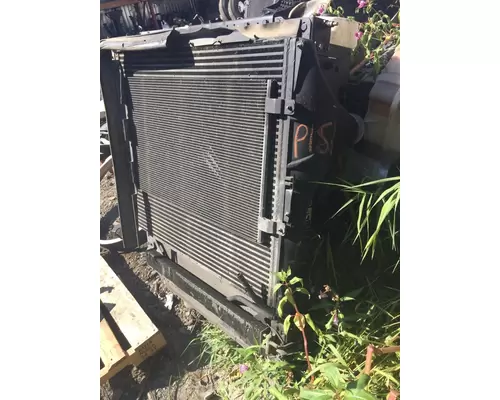 PETERBILT 388 Radiator