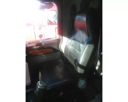 PETERBILT 388 SEAT, FRONT