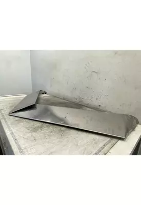 PETERBILT 388 Sun Visor (External)