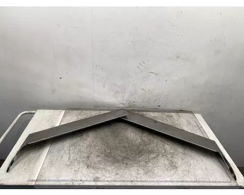 PETERBILT 388 Sun Visor (External)
