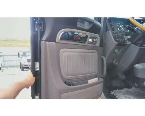 PETERBILT 388 WHOLE TRUCK FOR RESALE