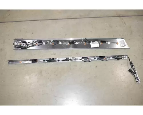 PETERBILT 389 Extended Hood Miscellaneous Parts