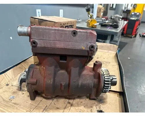 PETERBILT 389 Air Compressor