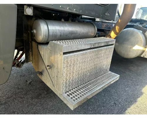 PETERBILT 389 Air Tank