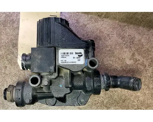 PETERBILT 389 AirBrake Relay Valve Assembly