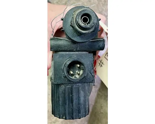 PETERBILT 389 AirBrake Relay Valve Assembly
