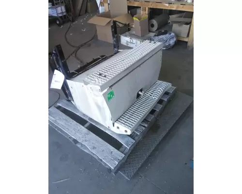 PETERBILT 389 BATTERY BOX