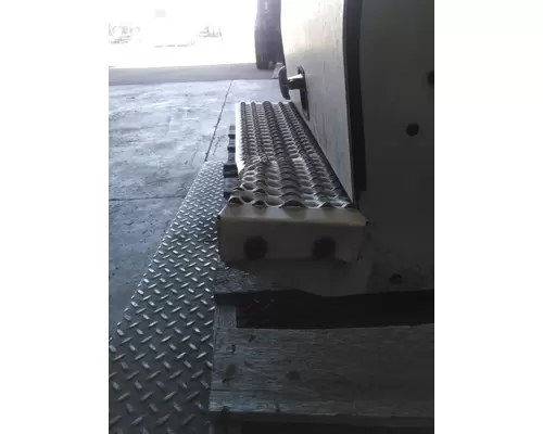 PETERBILT 389 BATTERY BOX