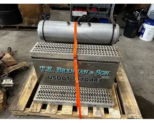 PETERBILT 389 Battery Box