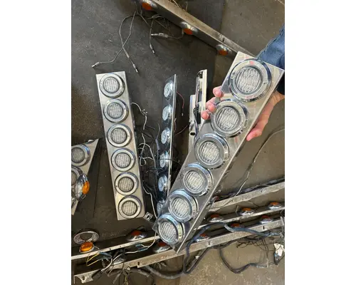 PETERBILT 389 Body Parts, Misc.