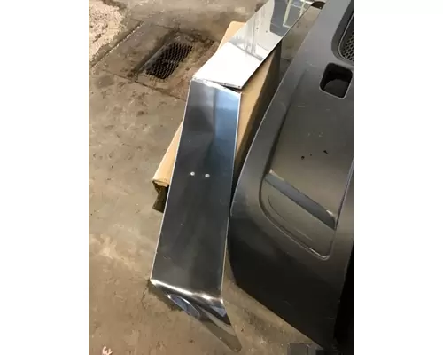 PETERBILT 389 CAB CLIP