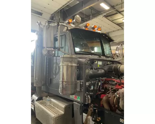 PETERBILT 389 Cab