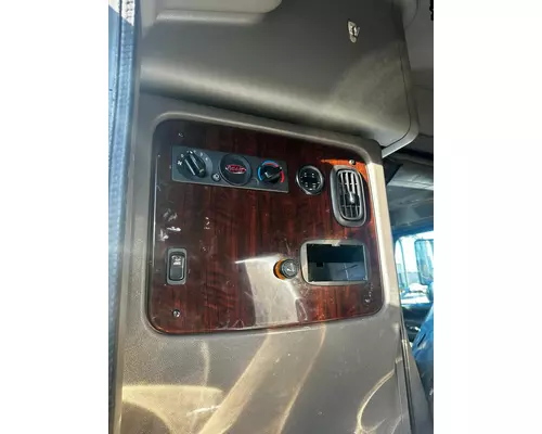 PETERBILT 389 Cab