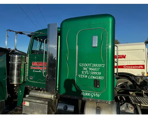 PETERBILT 389 Cab