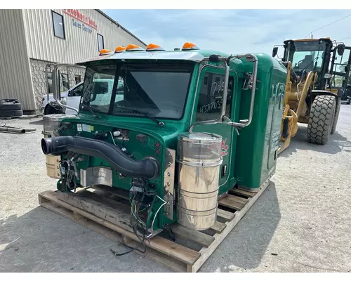 PETERBILT 389 Cab